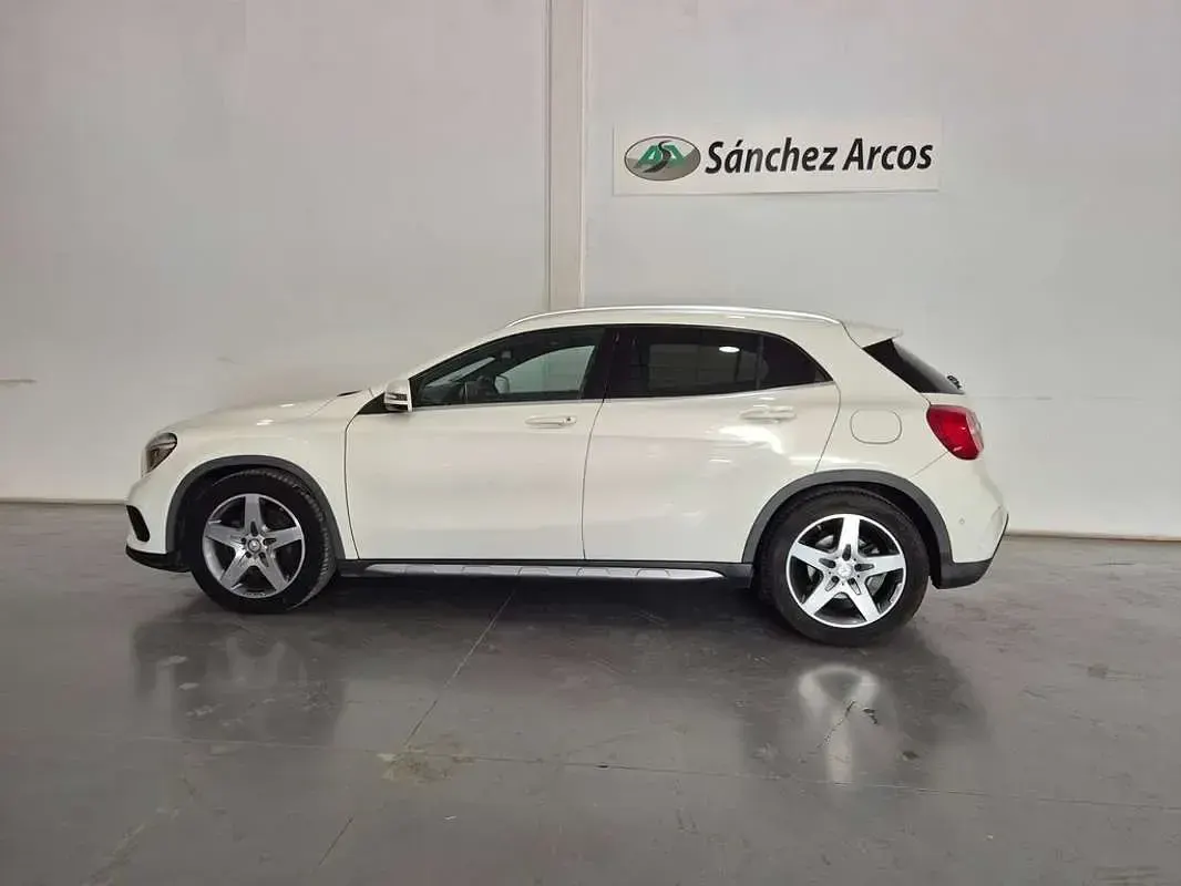 Usado Mercedes GLA200 136 CV (100 kW) 2017 Blanco SUV