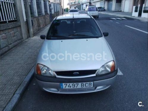 Gris / plata Usado 2000 Ford Fiesta Ambiente Utilitario | 1700 € - Imagen 1/4