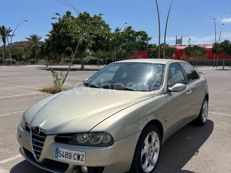 Beige Usado 2004 Alfa Romeo 156 Distinctive Berlina | 2800 € - Imagen 1/4