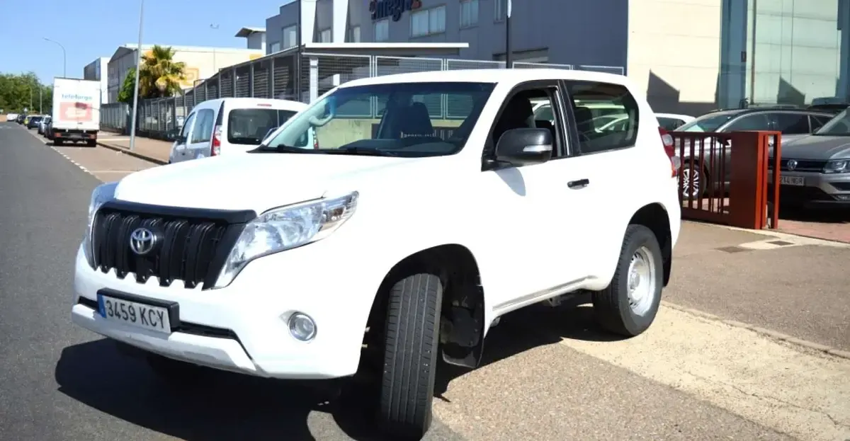Begagnad Toyota Land Cruiser 177 HK (130 kW) 2017 Vit SUV