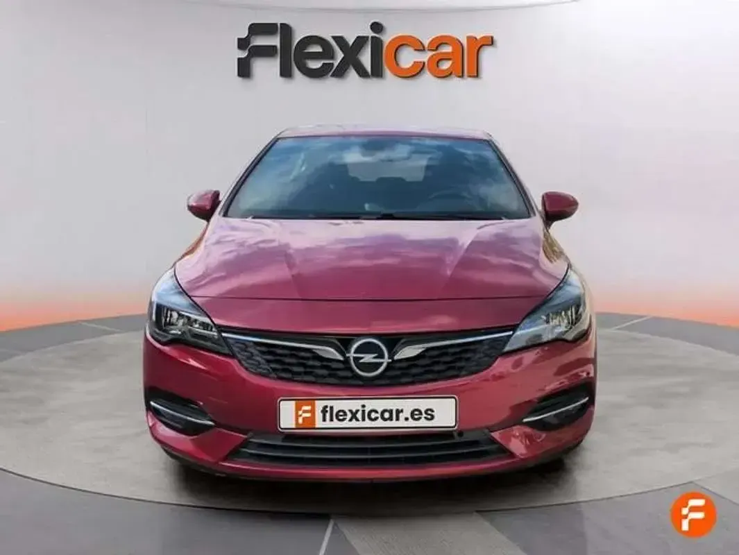 Usado Opel Astra Business Elegance 131 CV (96 kW) 2020 Rojo Familiar