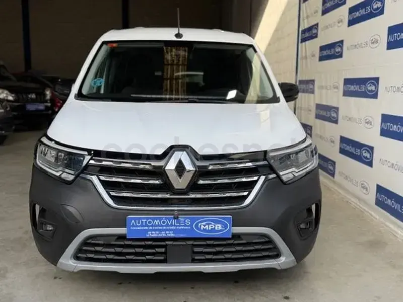 Begagnad Renault Kangoo Techno 115 HK (84 kW) 2022 Vit Minibuss