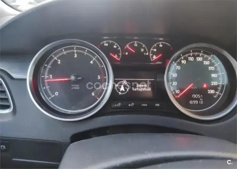Usado Peugeot 508 SW Access 115 CV (84 kW) 2015 Azul Familiar