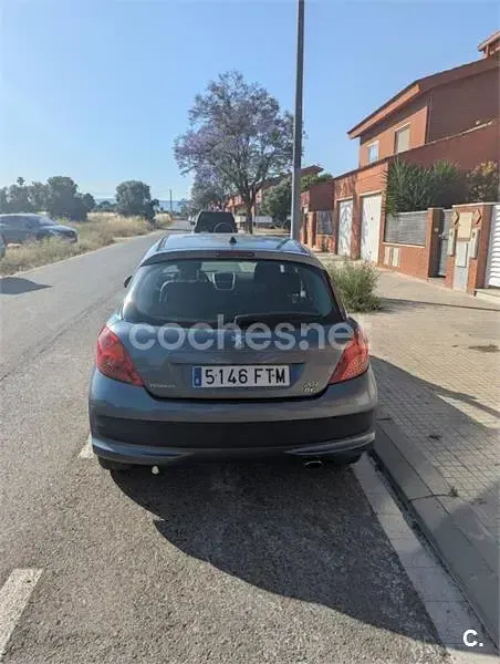Usado Peugeot 207 70 CV (51 kW) 2008 Gris / plata Berlina