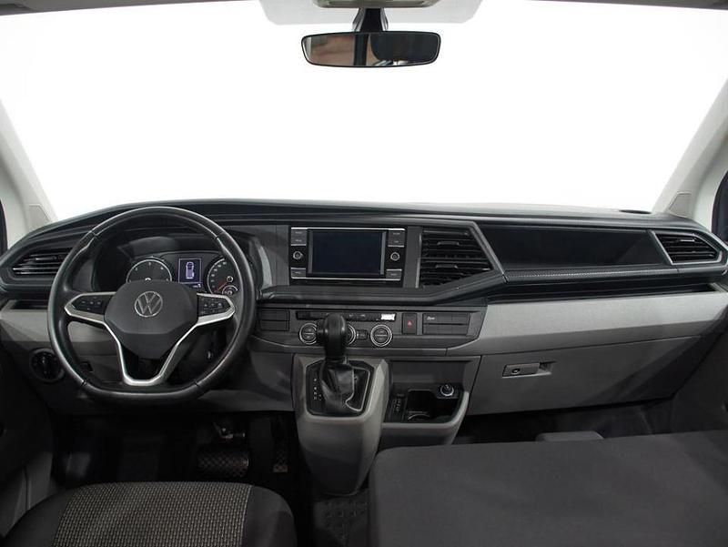 Usado VW Caravelle 150 CV (110 kW) 2024 Pure grey Monovolumen