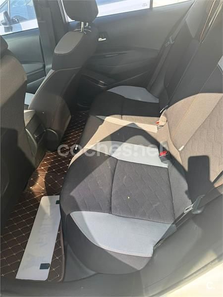 Usado Toyota Corolla Style 140 CV (102 kW) 2023 Blanco Berlina