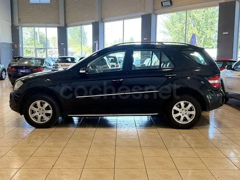 Usado Mercedes ML280 190 CV (139 kW) 2007 Negro SUV