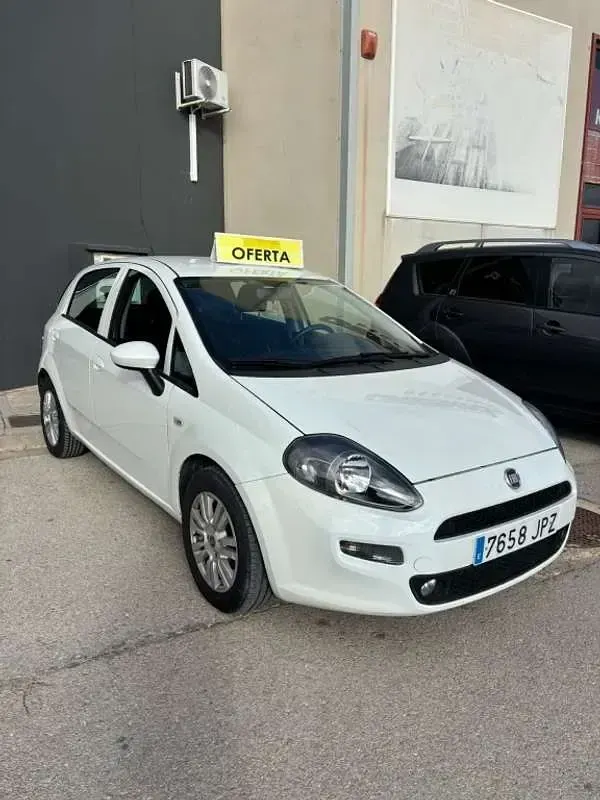 Usado Fiat Punto Easy 75 CV (55 kW) 2016 Blanco Utilitario