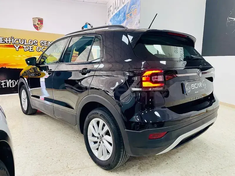 Usado VW T-Cross Advance 110 CV (80 kW) 2022 Negro SUV