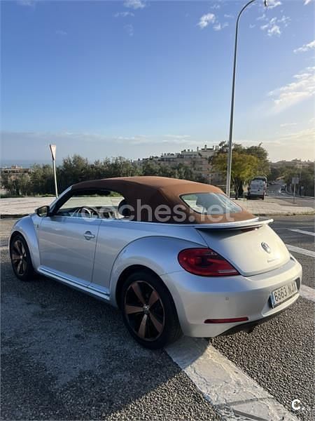 Usado VW Beetle 105 CV (77 kW) 2016 Gris / plata Utilitario