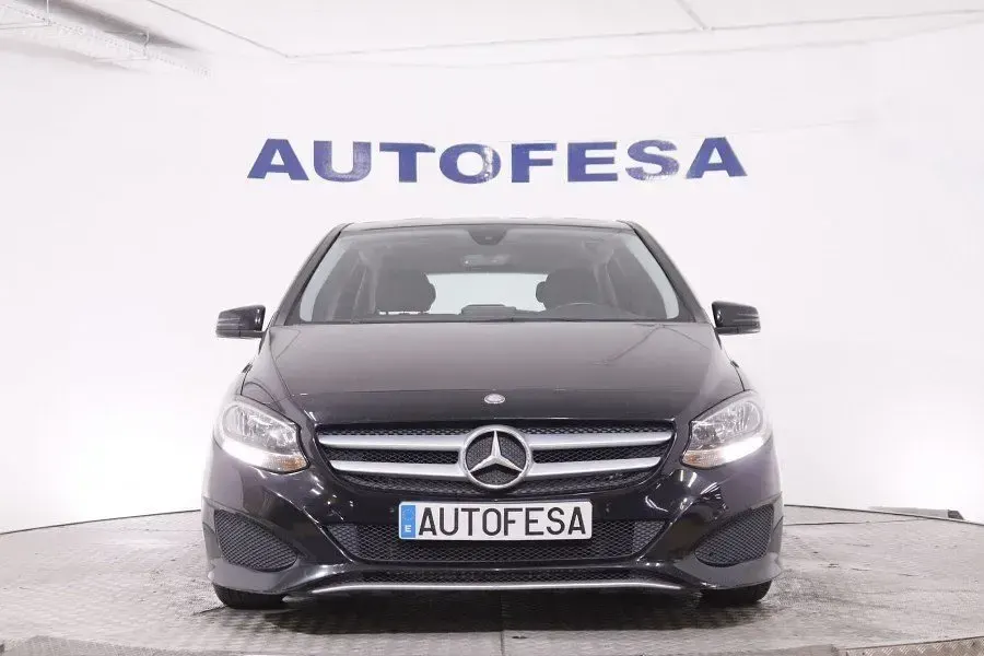 Usado Mercedes B180 110 CV (80 kW) 2016 Negro Utilitario