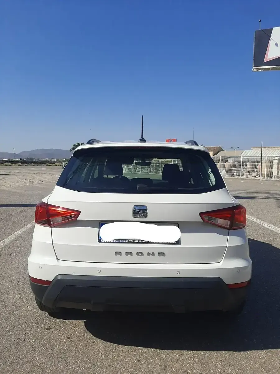 Usado Seat Arona Style 95 CV (69 kW) 2020 Blanco SUV