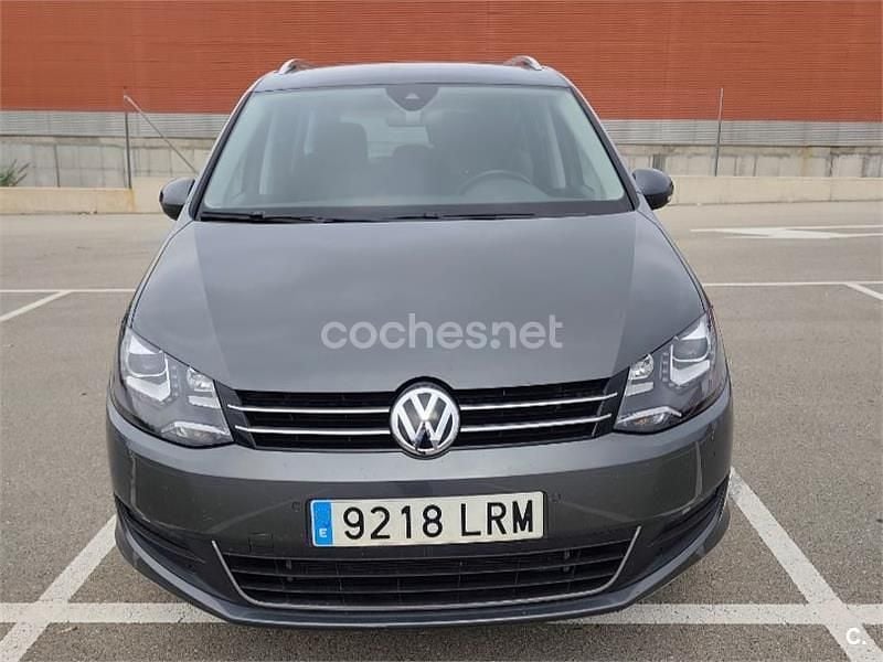 Usado VW Sharan Advance 150 CV (110 kW) 2021 Gris / plata Monovolumen