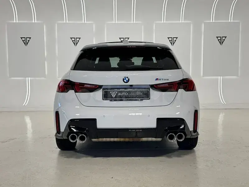 Usado BMW M135 M Sport 300 CV (220 kW) 2025 Blanco Utilitario