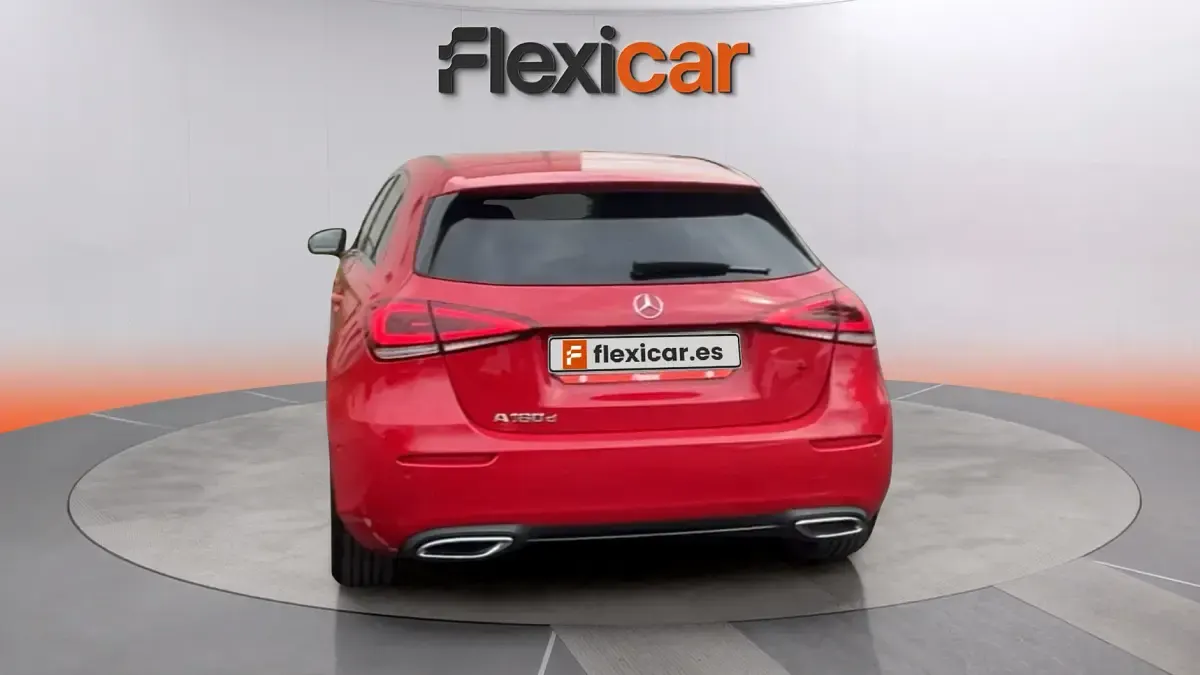 Usado Mercedes A180 116 CV (85 kW) 2019 Rojo Berlina
