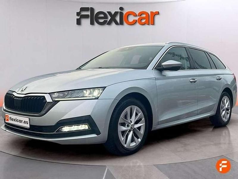 Usado Skoda Octavia Ambition 150 CV (110 kW) 2022 Gris Utilitario