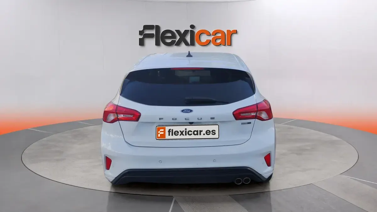Usado Ford Focus ST-Line 125 CV (91 kW) 2022 Blanco Berlina