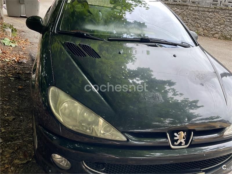 Negro Usado 2004 Peugeot 206 CC Descapotable | 3100 € - Imagen 1/4