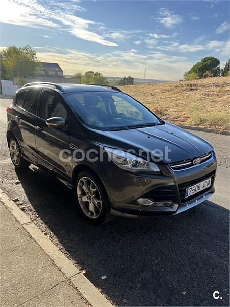 Negro Usado 2015 Ford Kuga Titanium SUV | 10.900 € (Buen precio) - Imagen 1/4