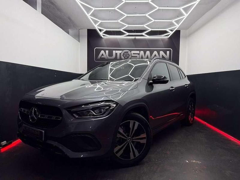 Usado Mercedes GLA200 150 HP (110 kW) 2020 Cinzento SUV