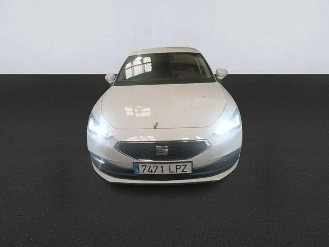 Usado Seat Leon Style 116 CV (85 kW) 2021 Blanco Utilitario