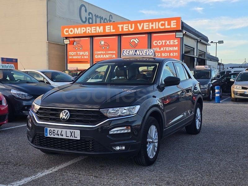 Usado VW T-Roc Advance 110 CV (80 kW) 2022 Gris / plata SUV