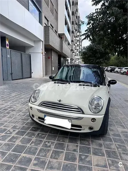 Usado Mini Cooper 115 CV (84 kW) 2005 Blanco Utilitario