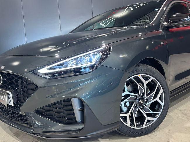 Nuevo Hyundai i30 N Line 100 CV (73 kW) 2025 Gris / plata Berlina