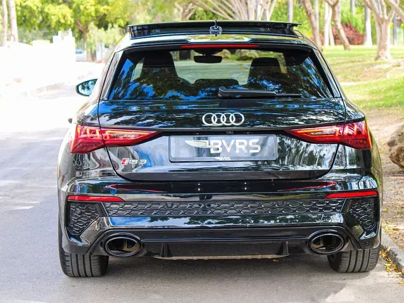 Usado Audi RS3 400 CV (294 kW) 2021 Negro Berlina