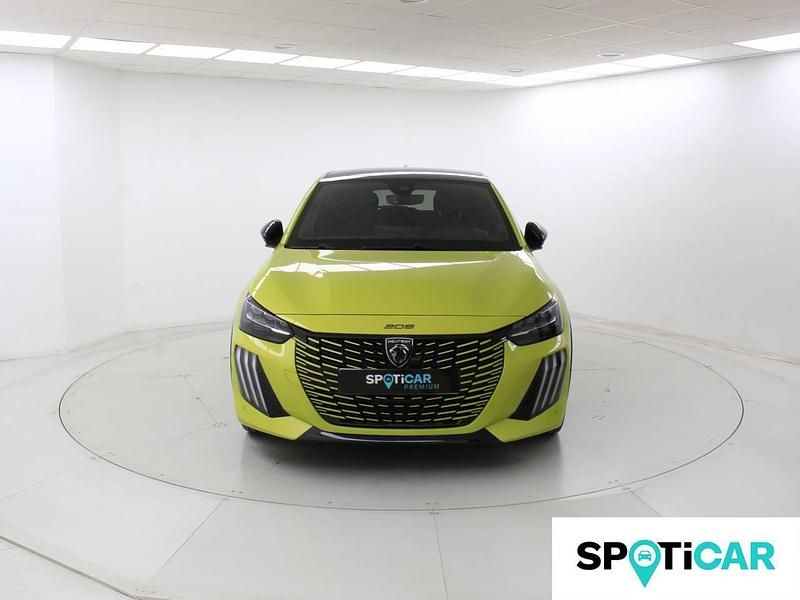 Usado Peugeot 208 GT 100 CV (73 kW) 2024 Dorado Utilitario