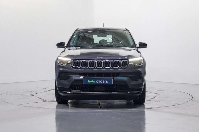 Usado Jeep Compass Altitude 129 CV (94 kW) 2024 Gris SUV