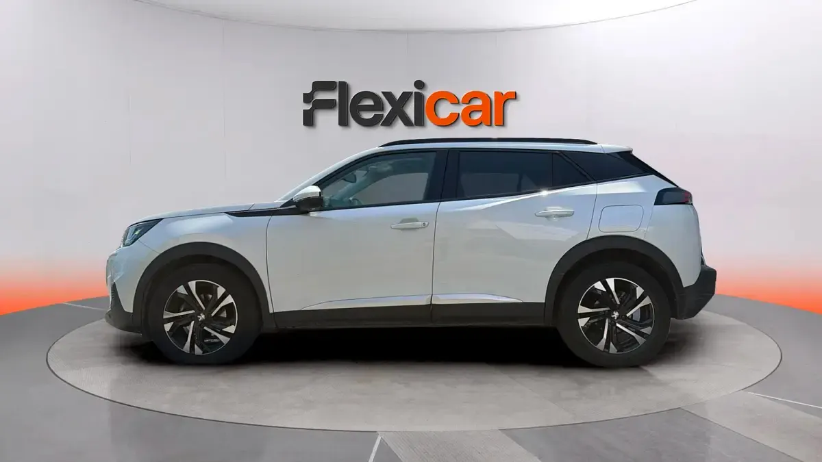 Usado Peugeot 2008 Allure 131 CV (96 kW) 2020 Blanco SUV