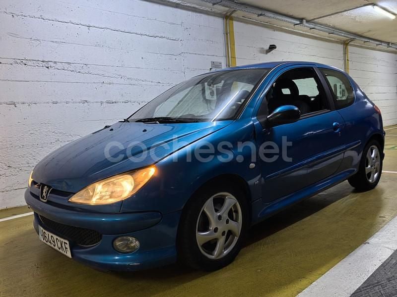 Azul Usado 2004 Peugeot 206 Berlina | 2590 € (Precio justo) - Imagen 1/4