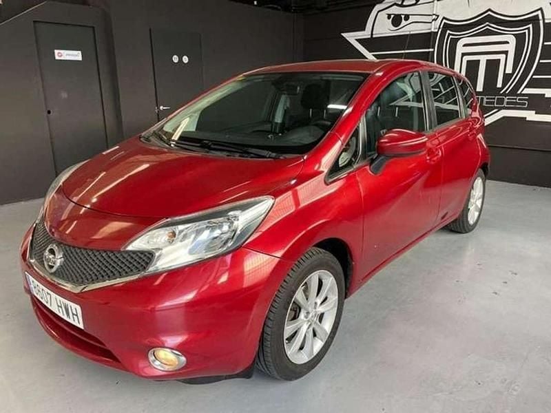 Usado Nissan Note Acenta 80 CV (58 kW) 2014 Rojo Utilitario