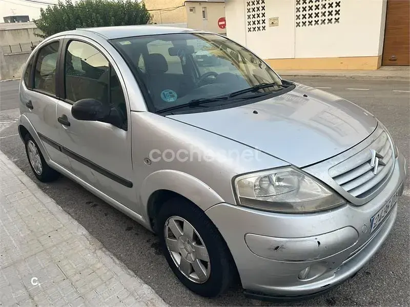 Usado Citroën C3 61 CV (44 kW) 2006 Gris / plata Berlina