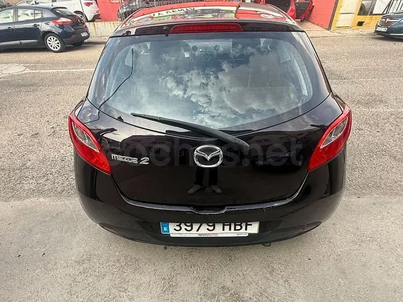 Usado Mazda 2 Active 90 CV (66 kW) 2010 Marrón Utilitario
