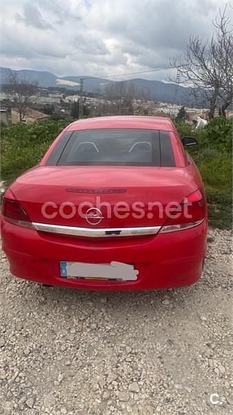 Usado Opel Astra Cabriolet Enjoy 105 CV (77 kW) 2007 Rojo Descapotable