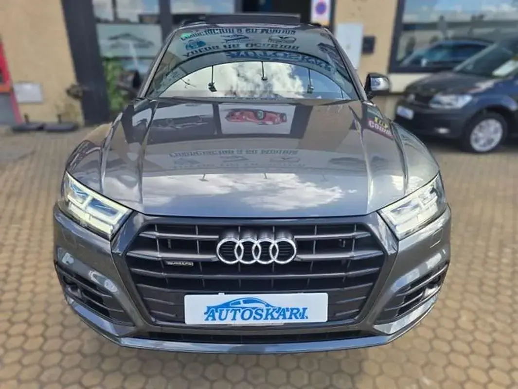 Usado Audi Q5 Black Edition 190 CV (139 kW) 2019 Gris / plata SUV