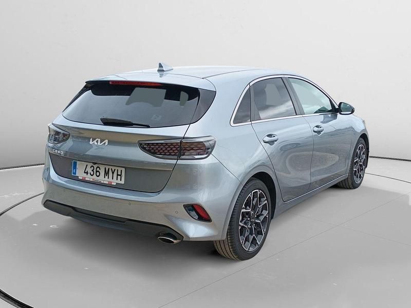 Usado Kia Ceed Style 101 CV (74 kW) 2025 Gris Utilitario