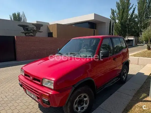Usado Nissan Terrano SE 100 CV (73 kW) 1996 Rojo SUV