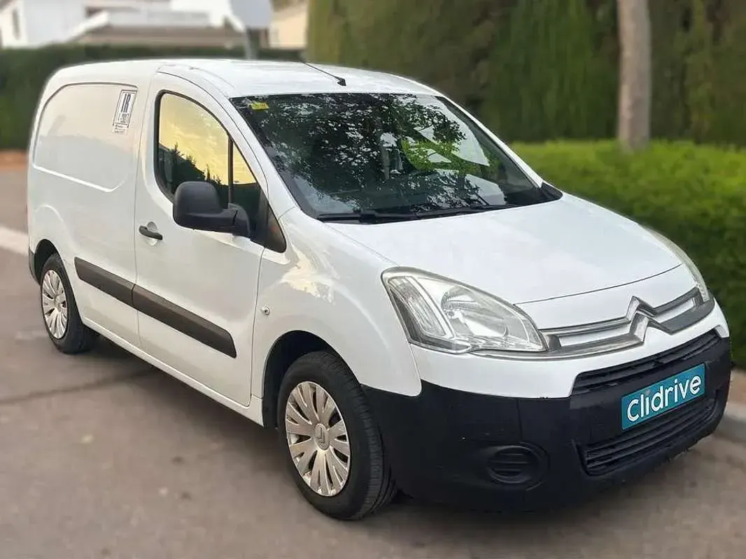 Usado Citroën Berlingo Attraction 75 CV (55 kW) 2014 Blanco Monovolumen