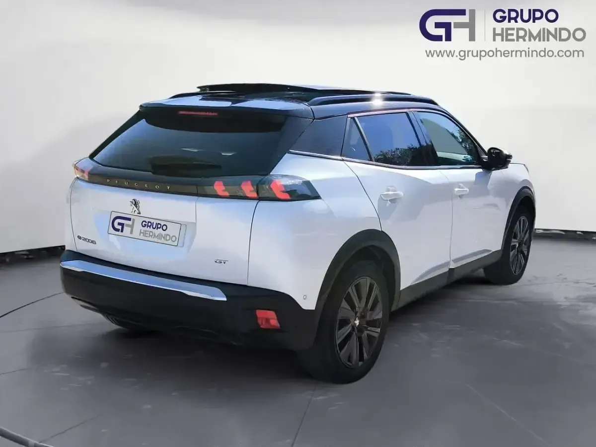 Usado Peugeot e-2008 GT 100 kW (136 CV) 2021 Blanco SUV