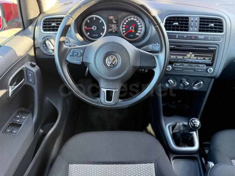 Usado VW Polo 75 CV (55 kW) 2013 Rojo Utilitario