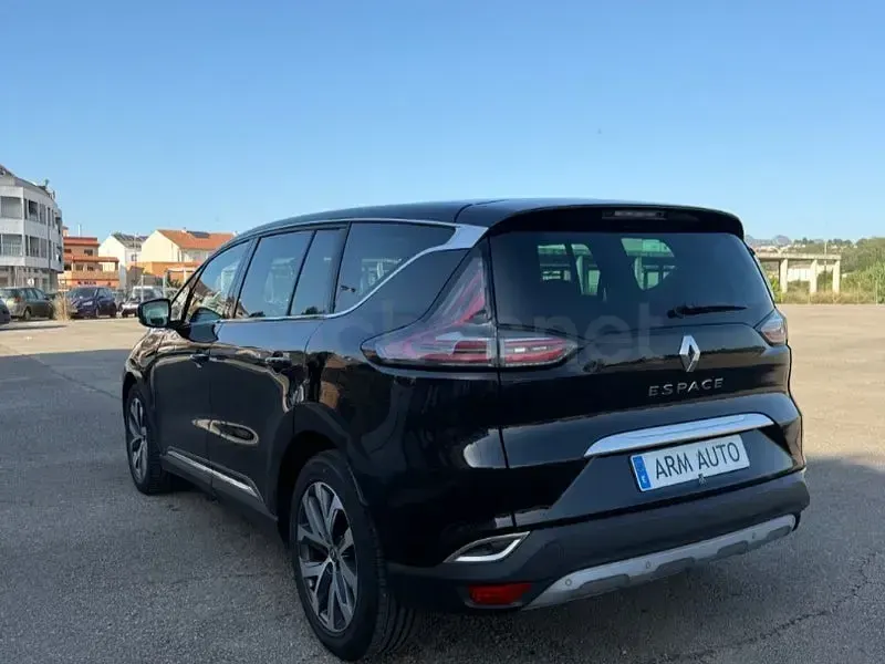 Usado Renault Espace Zen 160 CV (117 kW) 2016 Negro Monovolumen