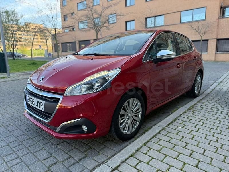 Usado Peugeot 208 Allure 110 CV (80 kW) 2017 Rojo Utilitario