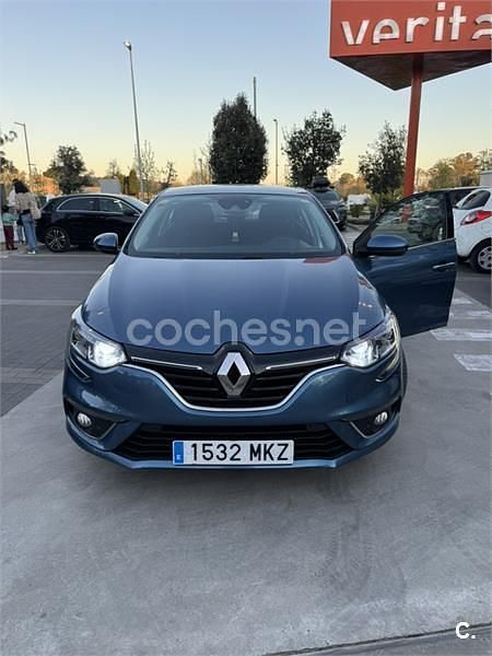 Usado Renault Mégane IV Zen 110 CV (80 kW) 2017 Azul Berlina