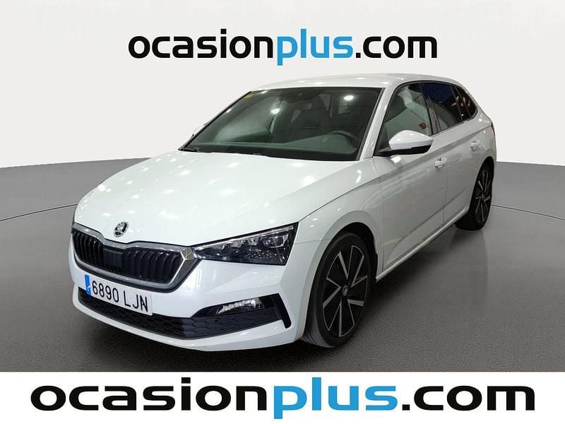 Usado Skoda Scala Sport 150 CV (110 kW) 2020 Blanco Utilitario