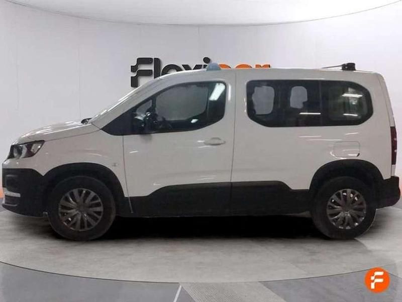 Usado Peugeot Rifter Allure 101 CV (74 kW) 2023 Blanco Monovolumen