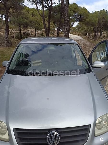 Usado VW Touran Trendline 100 CV (73 kW) 2003 Gris / plata Monovolumen