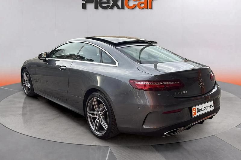 Usado Mercedes E220 194 CV (142 kW) 2019 Gris Coupe